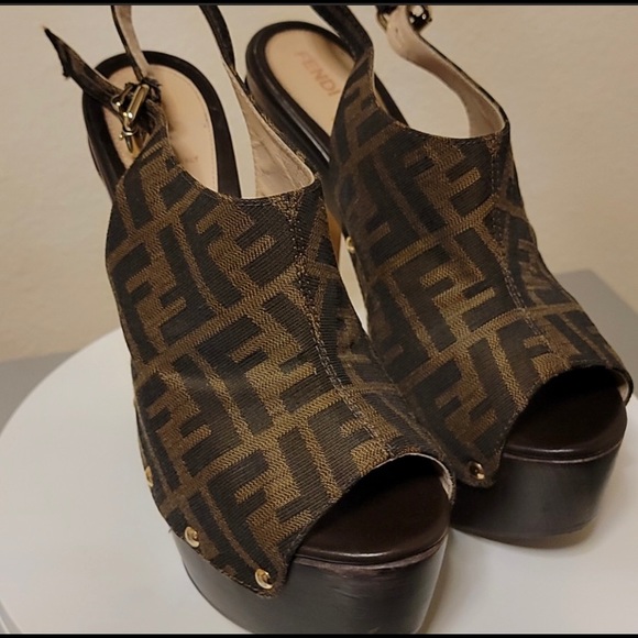 Fendi Zucca Platform Heels - Picture 4 of 11